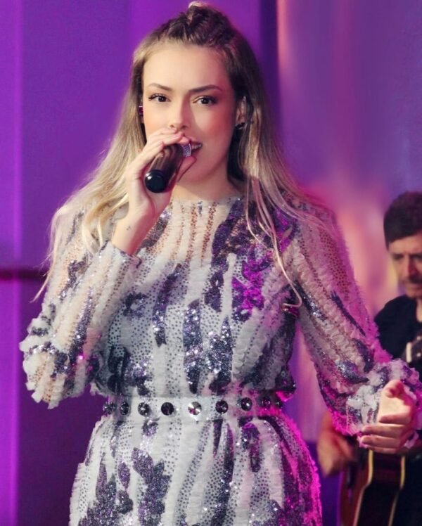 Cantora Sertaneja Bianca Andrade - Image 3